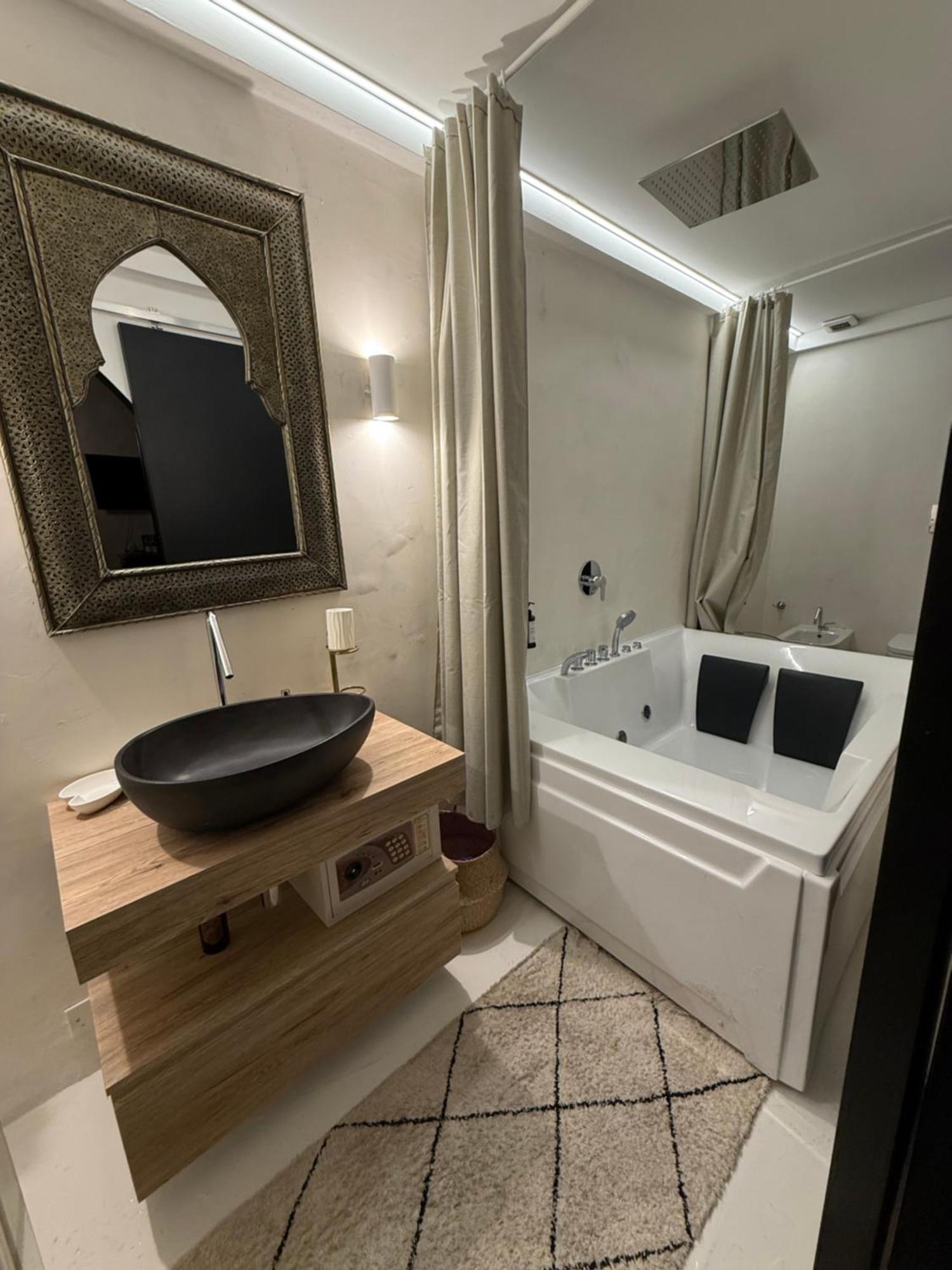 Les Chambres De Amelie B&B Bologna Buitenkant foto
